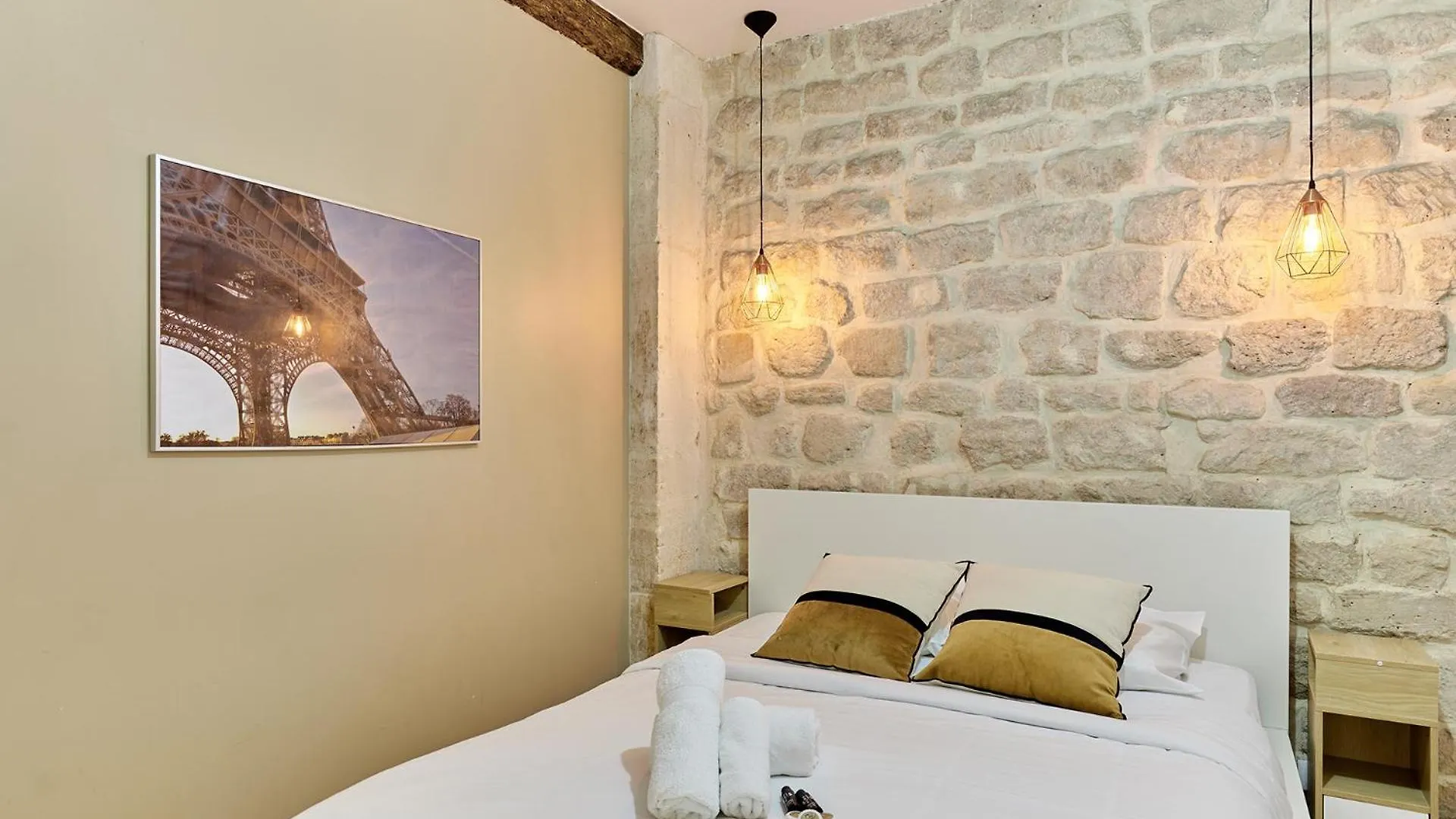Residence Tour Eiffel By Studio Prestige Paris